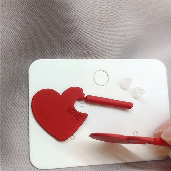 NEW Heart Shape Cute Drop Earrings Red Color - Picture 3 of 11